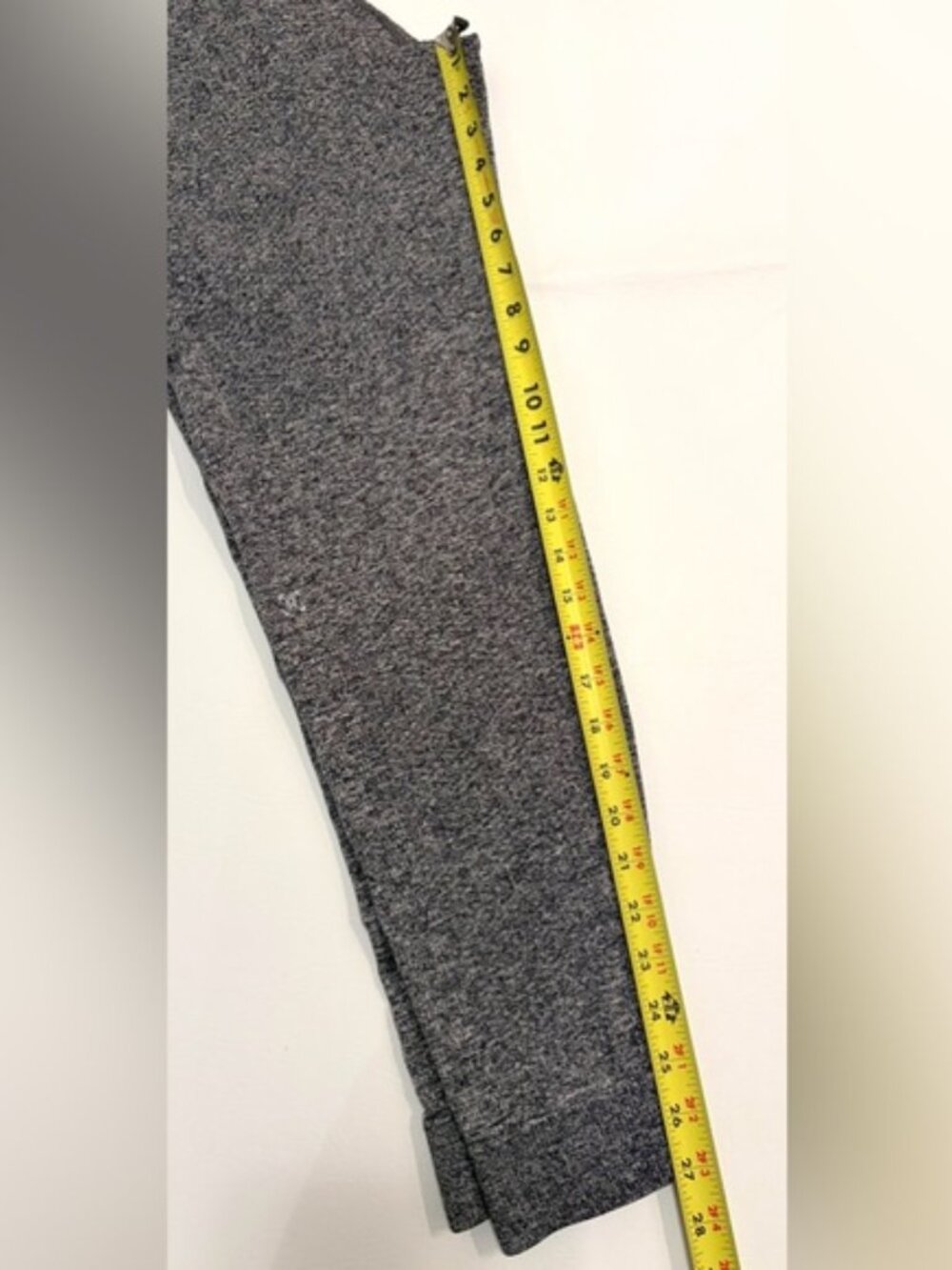 Lululemon Men’s Pants Engineered Warmth Joggers Black / White size Medium - Picture 16 of 16